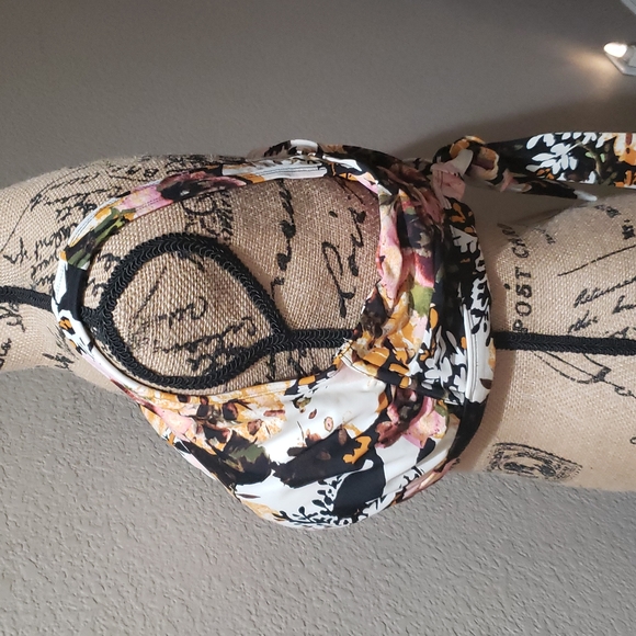 EUC Kona Sol Bathing Suit Top - Picture 3 of 10